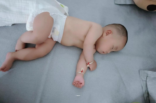 滁州宝宝老打喷嚏怎么办